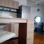 Tiffany In アパート *