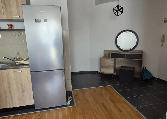 Tiffany In Apartment Skopje