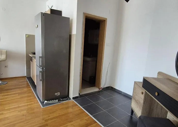 Tiffany In Apartment